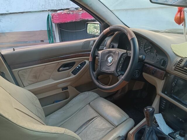 Черный БМВ 5 Серия, объемом двигателя 2 л и пробегом 200 тыс. км за 1900 $, фото 2 на Automoto.ua