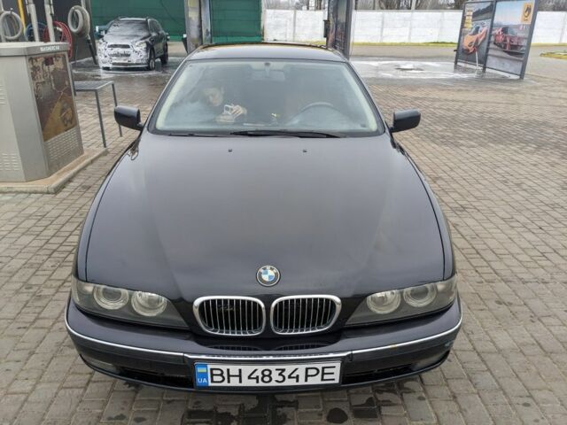 Черный БМВ 5 Серия, объемом двигателя 3.5 л и пробегом 267 тыс. км за 4000 $, фото 2 на Automoto.ua