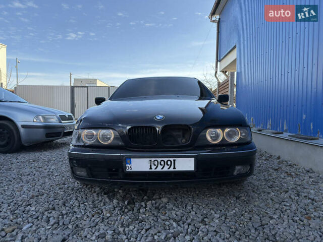 Черный БМВ 5 Серия, объемом двигателя 2.5 л и пробегом 300 тыс. км за 2900 $, фото 1 на Automoto.ua