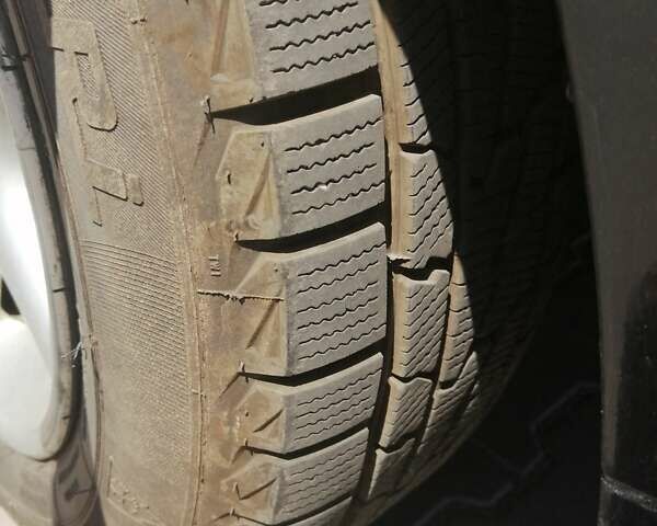 Черный БМВ 5 Серия, объемом двигателя 3.5 л и пробегом 262 тыс. км за 4000 $, фото 1 на Automoto.ua