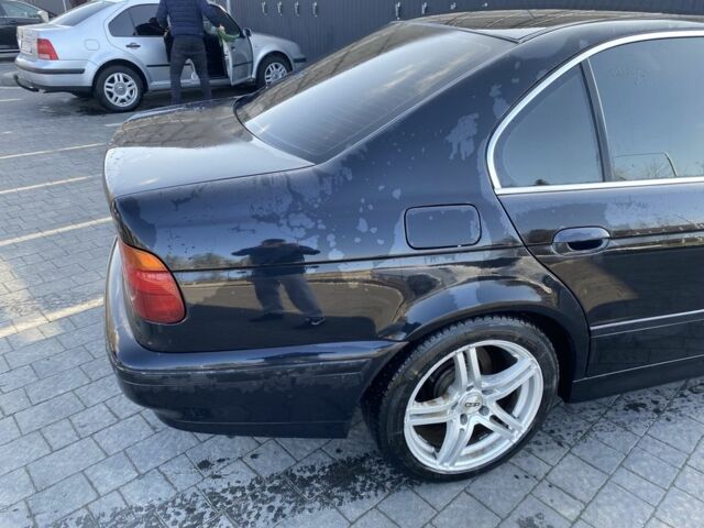 Чорний БМВ 5 Серія, об'ємом двигуна 2.5 л та пробігом 400 тис. км за 3500 $, фото 5 на Automoto.ua