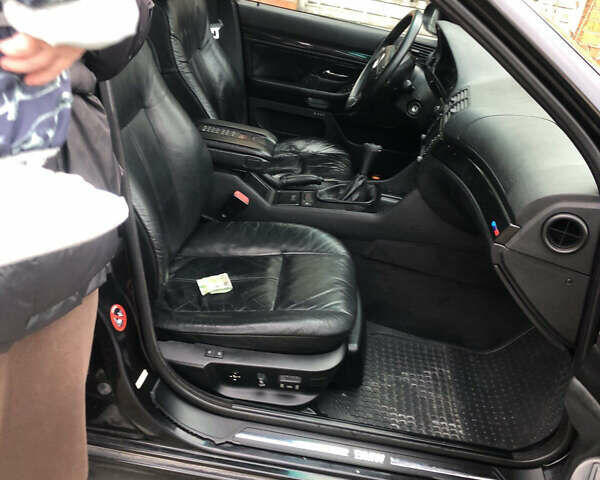 Черный БМВ 5 Серия, объемом двигателя 4.4 л и пробегом 300 тыс. км за 6200 $, фото 5 на Automoto.ua