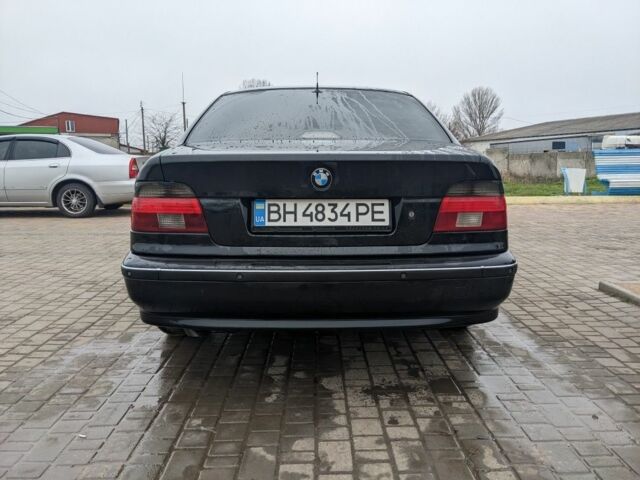 Черный БМВ 5 Серия, объемом двигателя 3.5 л и пробегом 267 тыс. км за 4000 $, фото 6 на Automoto.ua