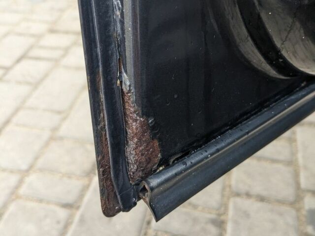 Черный БМВ 5 Серия, объемом двигателя 3.5 л и пробегом 267 тыс. км за 4000 $, фото 12 на Automoto.ua