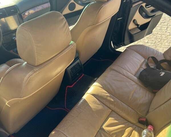 Черный БМВ 5 Серия, объемом двигателя 2 л и пробегом 289 тыс. км за 4300 $, фото 13 на Automoto.ua