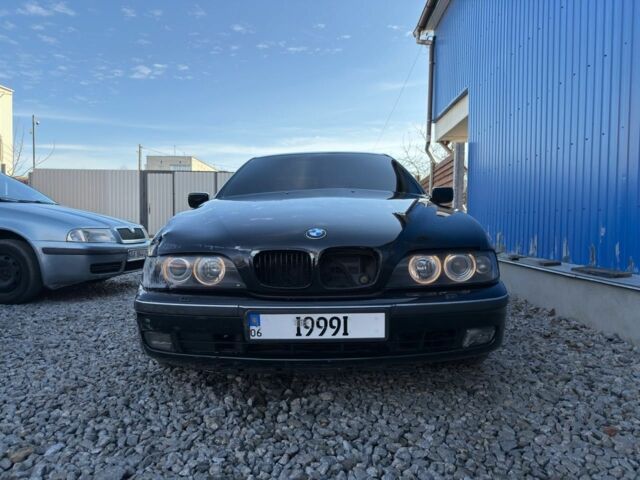 Черный БМВ 5 Серия, объемом двигателя 2.5 л и пробегом 300 тыс. км за 2900 $, фото 1 на Automoto.ua