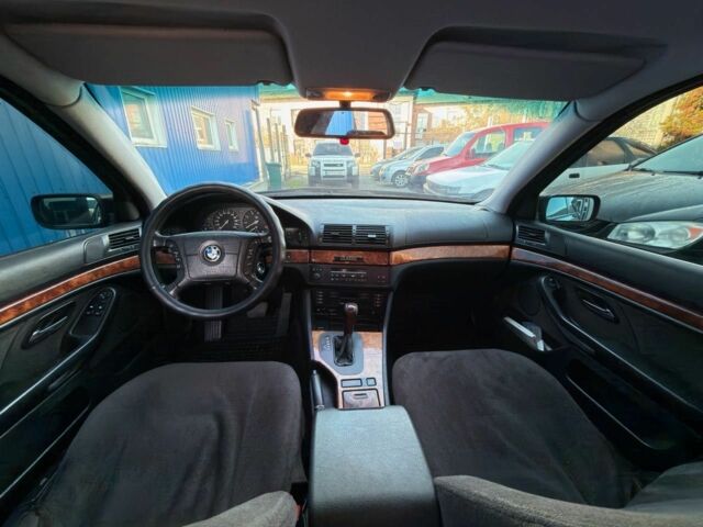 Черный БМВ 5 Серия, объемом двигателя 2.5 л и пробегом 300 тыс. км за 2900 $, фото 11 на Automoto.ua