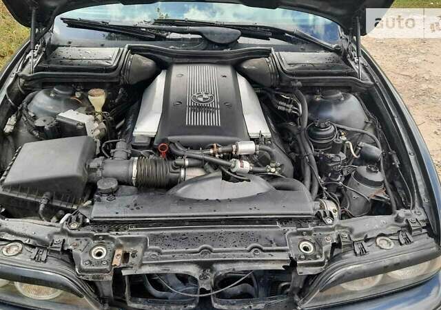 Черный БМВ 5 Серия, объемом двигателя 3.5 л и пробегом 258 тыс. км за 5300 $, фото 13 на Automoto.ua