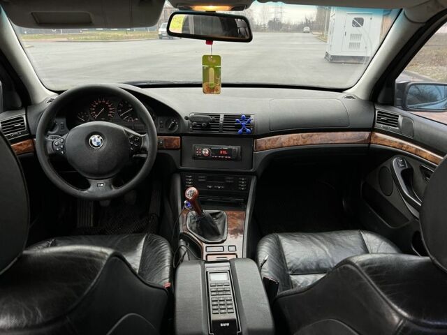 Чорний БМВ 5 Серія, об'ємом двигуна 2.5 л та пробігом 300 тис. км за 3750 $, фото 3 на Automoto.ua