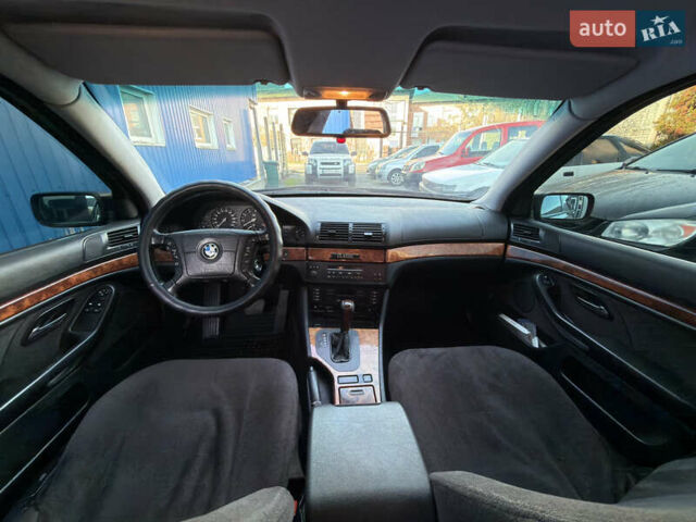 Черный БМВ 5 Серия, объемом двигателя 2.5 л и пробегом 300 тыс. км за 2900 $, фото 11 на Automoto.ua