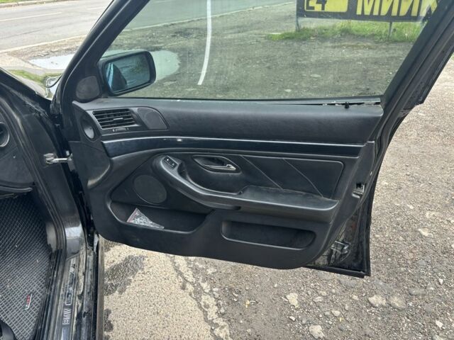 Чорний БМВ 5 Серія, об'ємом двигуна 2.8 л та пробігом 303 тис. км за 4400 $, фото 14 на Automoto.ua