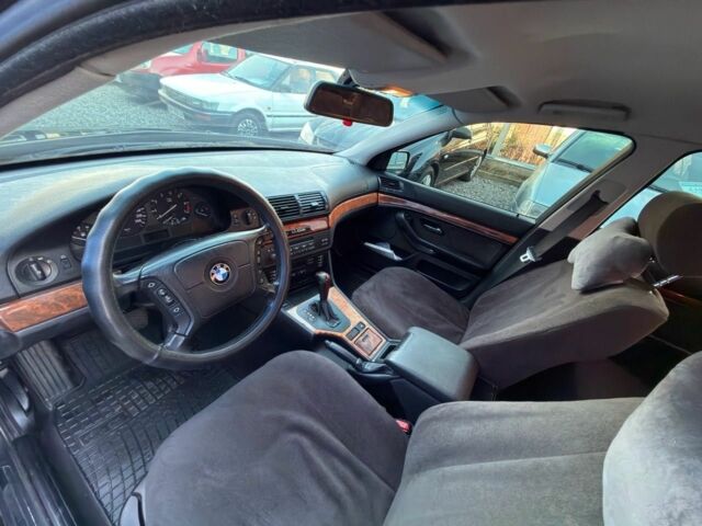 Черный БМВ 5 Серия, объемом двигателя 2.5 л и пробегом 300 тыс. км за 2900 $, фото 10 на Automoto.ua