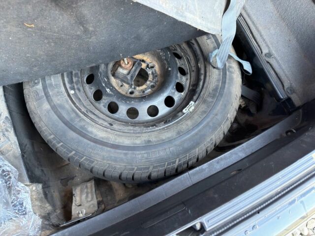 Черный БМВ 5 Серия, объемом двигателя 2.5 л и пробегом 300 тыс. км за 2900 $, фото 17 на Automoto.ua