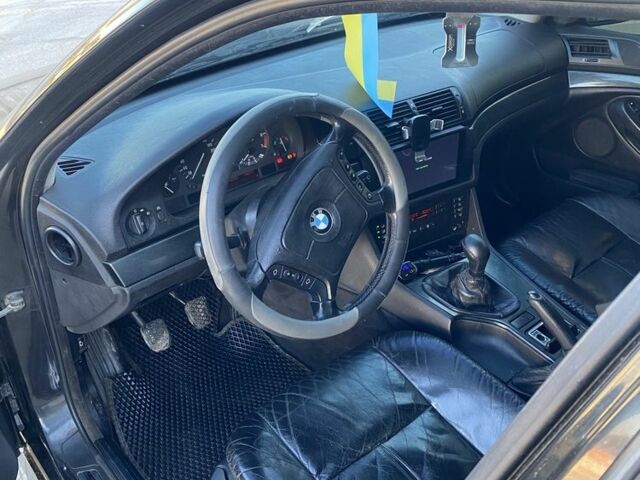 Чорний БМВ 5 Серія, об'ємом двигуна 2.5 л та пробігом 292 тис. км за 3650 $, фото 13 на Automoto.ua