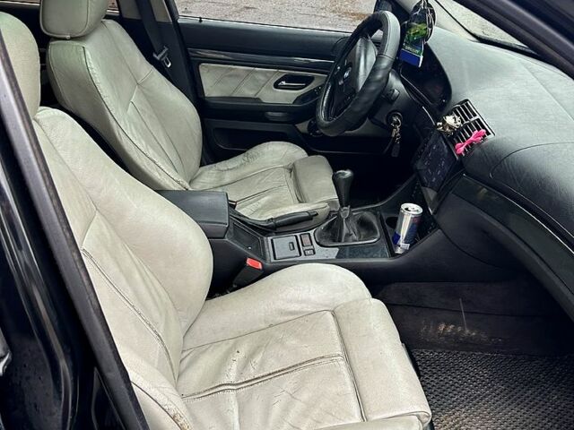 Черный БМВ 5 Серия, объемом двигателя 2.5 л и пробегом 0 тыс. км за 3000 $, фото 2 на Automoto.ua