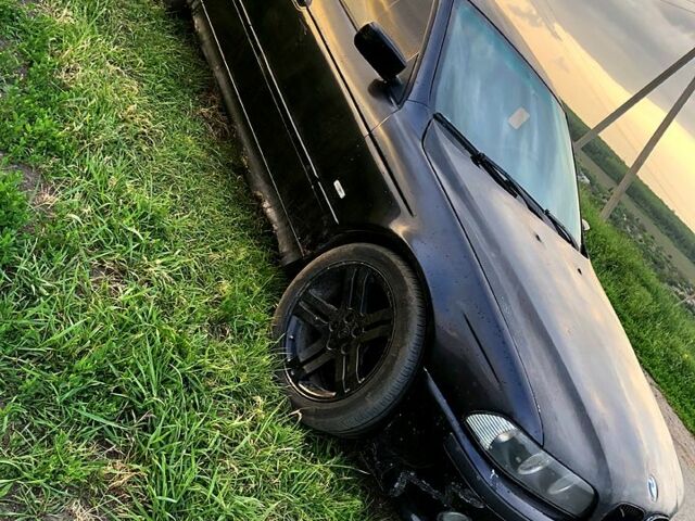 Черный БМВ 5 Серия, объемом двигателя 2.8 л и пробегом 600 тыс. км за 3200 $, фото 3 на Automoto.ua