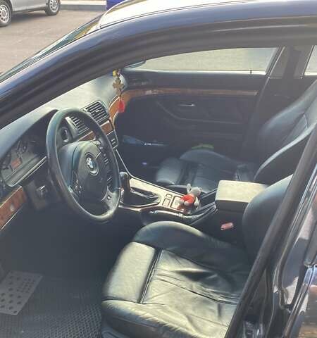 Черный БМВ 5 Серия, объемом двигателя 2.8 л и пробегом 465 тыс. км за 4500 $, фото 7 на Automoto.ua