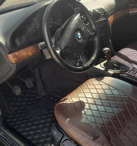 Чорний БМВ 5 Серія, об'ємом двигуна 1.99 л та пробігом 265 тис. км за 5500 $, фото 4 на Automoto.ua