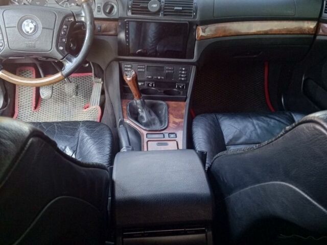 Чорний БМВ 5 Серія, об'ємом двигуна 2 л та пробігом 333 тис. км за 4400 $, фото 7 на Automoto.ua