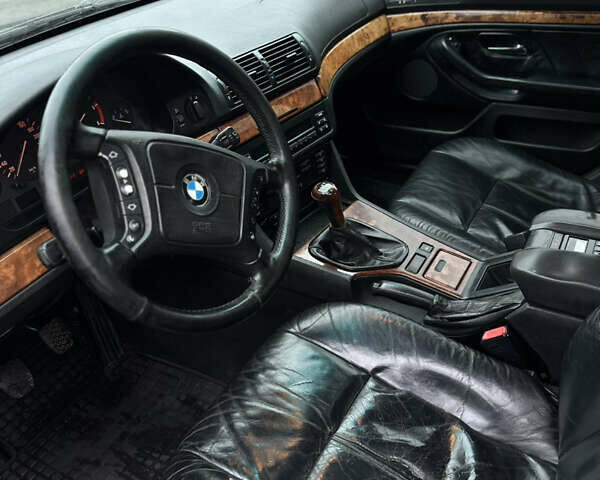 Черный БМВ 5 Серия, объемом двигателя 2.5 л и пробегом 515 тыс. км за 3000 $, фото 6 на Automoto.ua