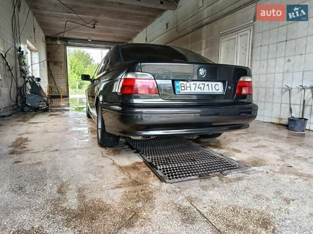 Черный БМВ 5 Серия, объемом двигателя 2.93 л и пробегом 307 тыс. км за 4300 $, фото 3 на Automoto.ua