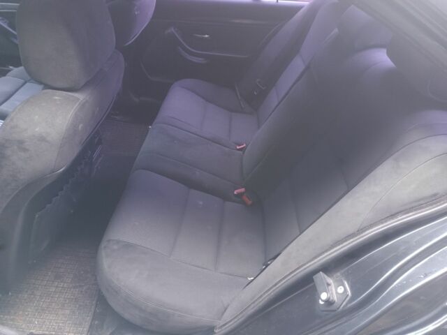 Черный БМВ 5 Серия, объемом двигателя 2 л и пробегом 496 тыс. км за 3200 $, фото 5 на Automoto.ua