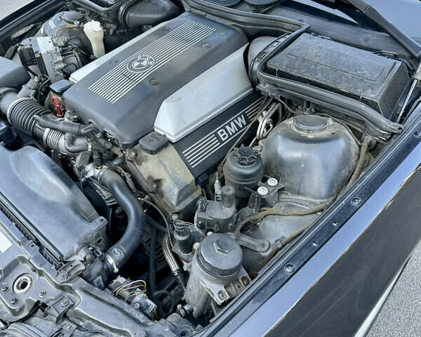 Черный БМВ 5 Серия, объемом двигателя 3.5 л и пробегом 370 тыс. км за 8500 $, фото 5 на Automoto.ua