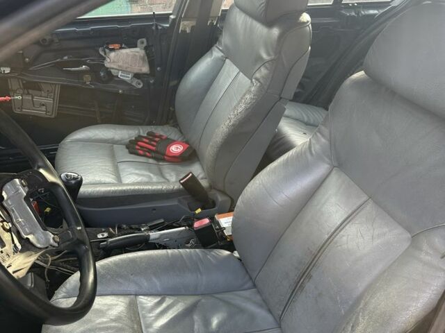 Черный БМВ 5 Серия, объемом двигателя 10 л и пробегом 3 тыс. км за 1000 $, фото 6 на Automoto.ua