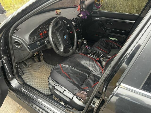 Черный БМВ 5 Серия, объемом двигателя 2 л и пробегом 339 тыс. км за 3500 $, фото 2 на Automoto.ua