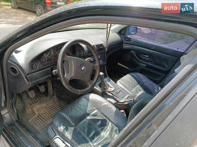 Черный БМВ 5 Серия, объемом двигателя 2 л и пробегом 1000 тыс. км за 4200 $, фото 2 на Automoto.ua