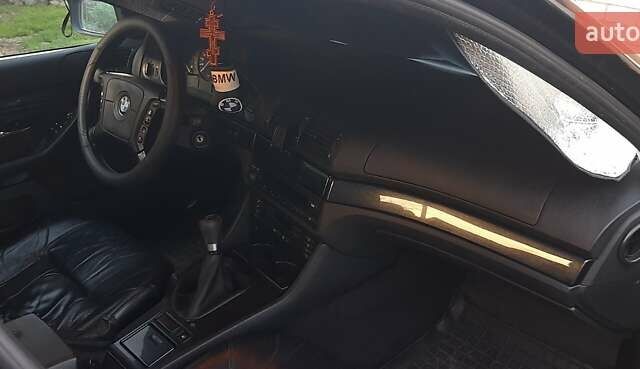 Черный БМВ 5 Серия, объемом двигателя 2 л и пробегом 450 тыс. км за 4200 $, фото 10 на Automoto.ua
