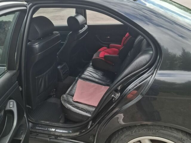 Чорний БМВ 5 Серія, об'ємом двигуна 2.8 л та пробігом 400 тис. км за 3250 $, фото 3 на Automoto.ua