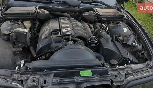 Черный БМВ 5 Серия, объемом двигателя 2 л и пробегом 450 тыс. км за 4200 $, фото 9 на Automoto.ua