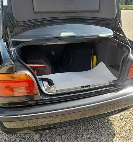 Чорний БМВ 5 Серія, об'ємом двигуна 1.99 л та пробігом 265 тис. км за 5500 $, фото 1 на Automoto.ua