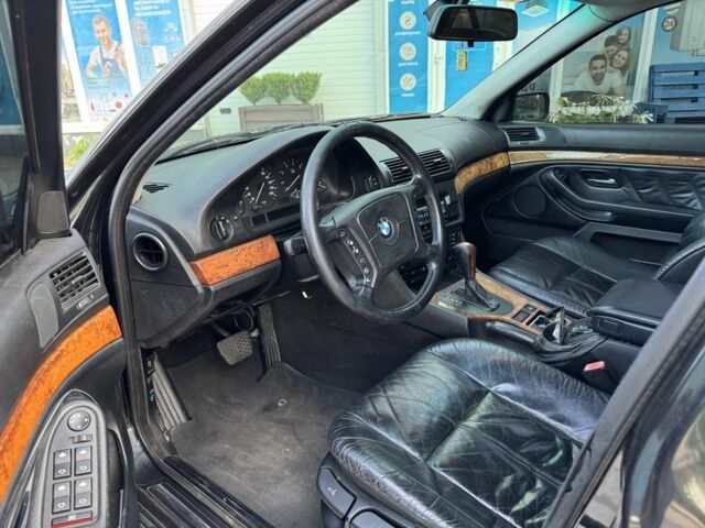 Черный БМВ 5 Серия, объемом двигателя 2.8 л и пробегом 330 тыс. км за 4400 $, фото 8 на Automoto.ua