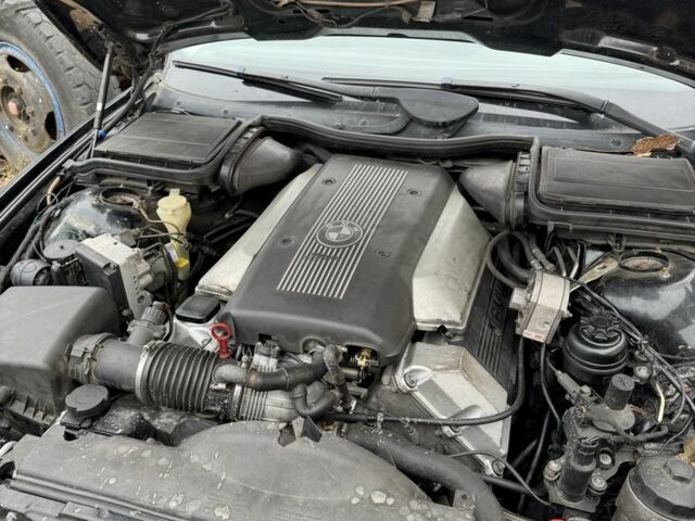 Черный БМВ 5 Серия, объемом двигателя 3.4 л и пробегом 431 тыс. км за 4700 $, фото 9 на Automoto.ua