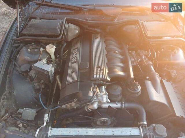 Чорний БМВ 5 Серія, об'ємом двигуна 1.99 л та пробігом 265 тис. км за 5500 $, фото 8 на Automoto.ua