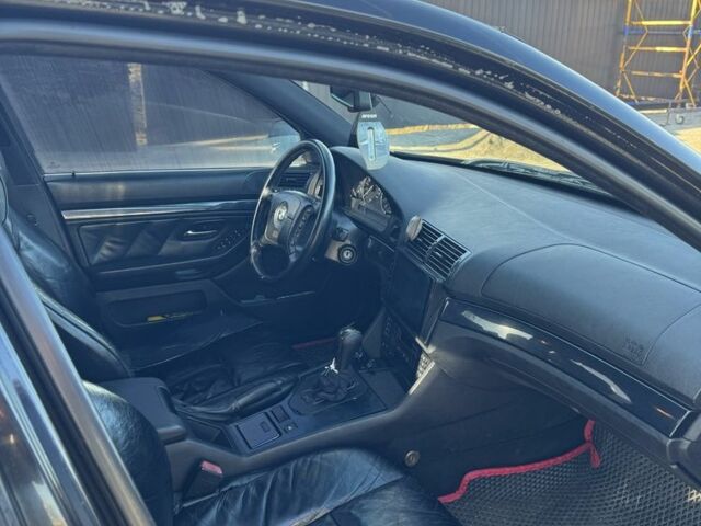 Чорний БМВ 5 Серія, об'ємом двигуна 2.5 л та пробігом 293 тис. км за 7000 $, фото 6 на Automoto.ua