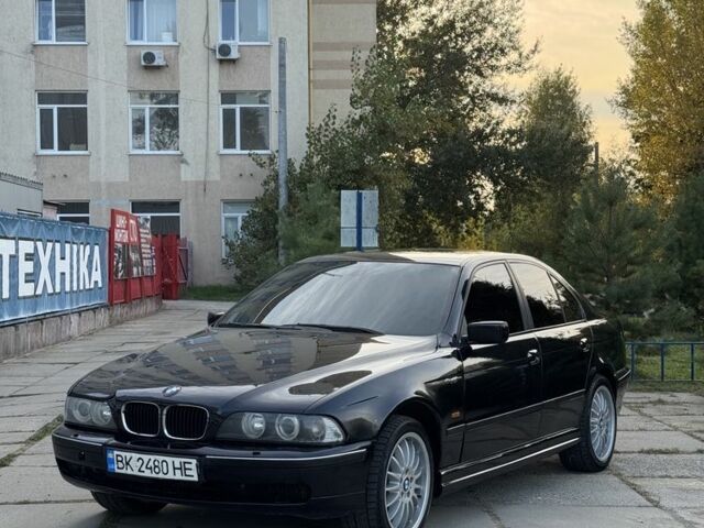 Черный БМВ 5 Серия, объемом двигателя 2.8 л и пробегом 330 тыс. км за 4400 $, фото 1 на Automoto.ua