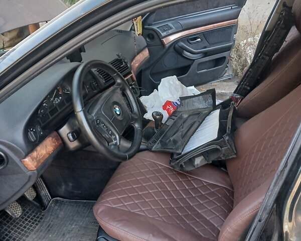 Чорний БМВ 5 Серія, об'ємом двигуна 1.99 л та пробігом 265 тис. км за 5500 $, фото 15 на Automoto.ua