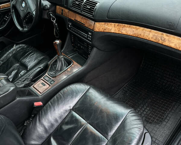 Черный БМВ 5 Серия, объемом двигателя 2.5 л и пробегом 515 тыс. км за 3000 $, фото 7 на Automoto.ua