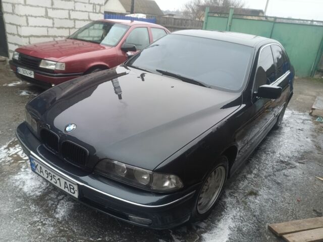 Черный БМВ 5 Серия, объемом двигателя 2 л и пробегом 496 тыс. км за 3200 $, фото 4 на Automoto.ua