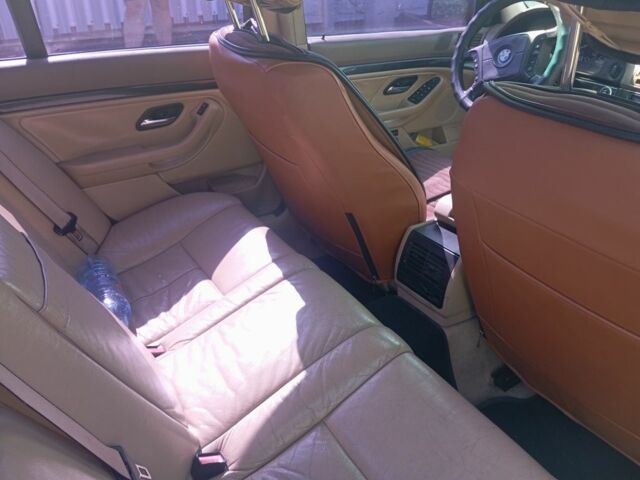 Черный БМВ 5 Серия, объемом двигателя 2.8 л и пробегом 456 тыс. км за 3400 $, фото 2 на Automoto.ua