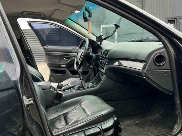 Чорний БМВ 5 Серія, об'ємом двигуна 2 л та пробігом 400 тис. км за 2700 $, фото 2 на Automoto.ua