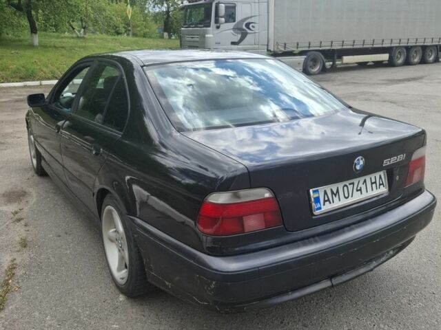 Чорний БМВ 5 Серія, об'ємом двигуна 2.8 л та пробігом 400 тис. км за 3250 $, фото 1 на Automoto.ua