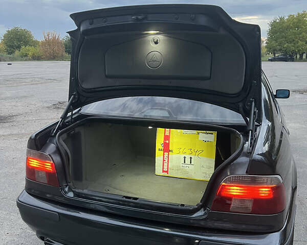 Черный БМВ 5 Серия, объемом двигателя 2.79 л и пробегом 387 тыс. км за 7000 $, фото 10 на Automoto.ua