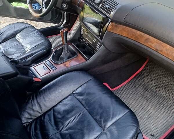 Чорний БМВ 5 Серія, об'ємом двигуна 1.99 л та пробігом 333 тис. км за 4400 $, фото 13 на Automoto.ua
