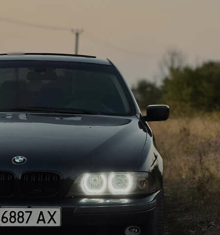 Черный БМВ 5 Серия, объемом двигателя 2.79 л и пробегом 387 тыс. км за 7000 $, фото 1 на Automoto.ua