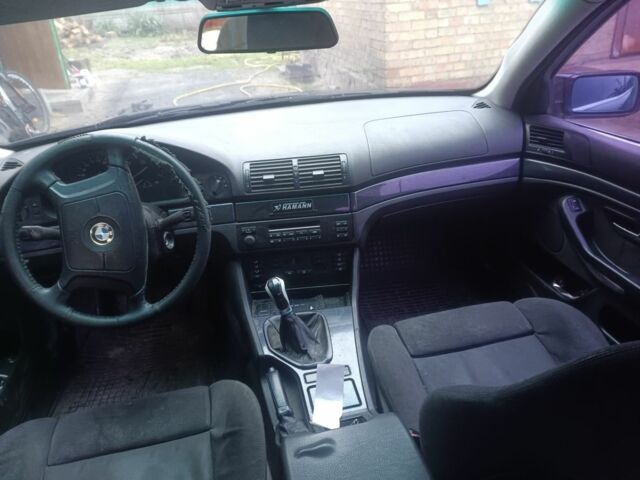 Черный БМВ 5 Серия, объемом двигателя 2 л и пробегом 496 тыс. км за 3200 $, фото 6 на Automoto.ua