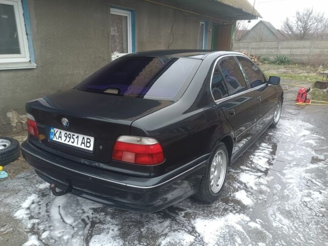 Черный БМВ 5 Серия, объемом двигателя 2 л и пробегом 496 тыс. км за 3200 $, фото 2 на Automoto.ua